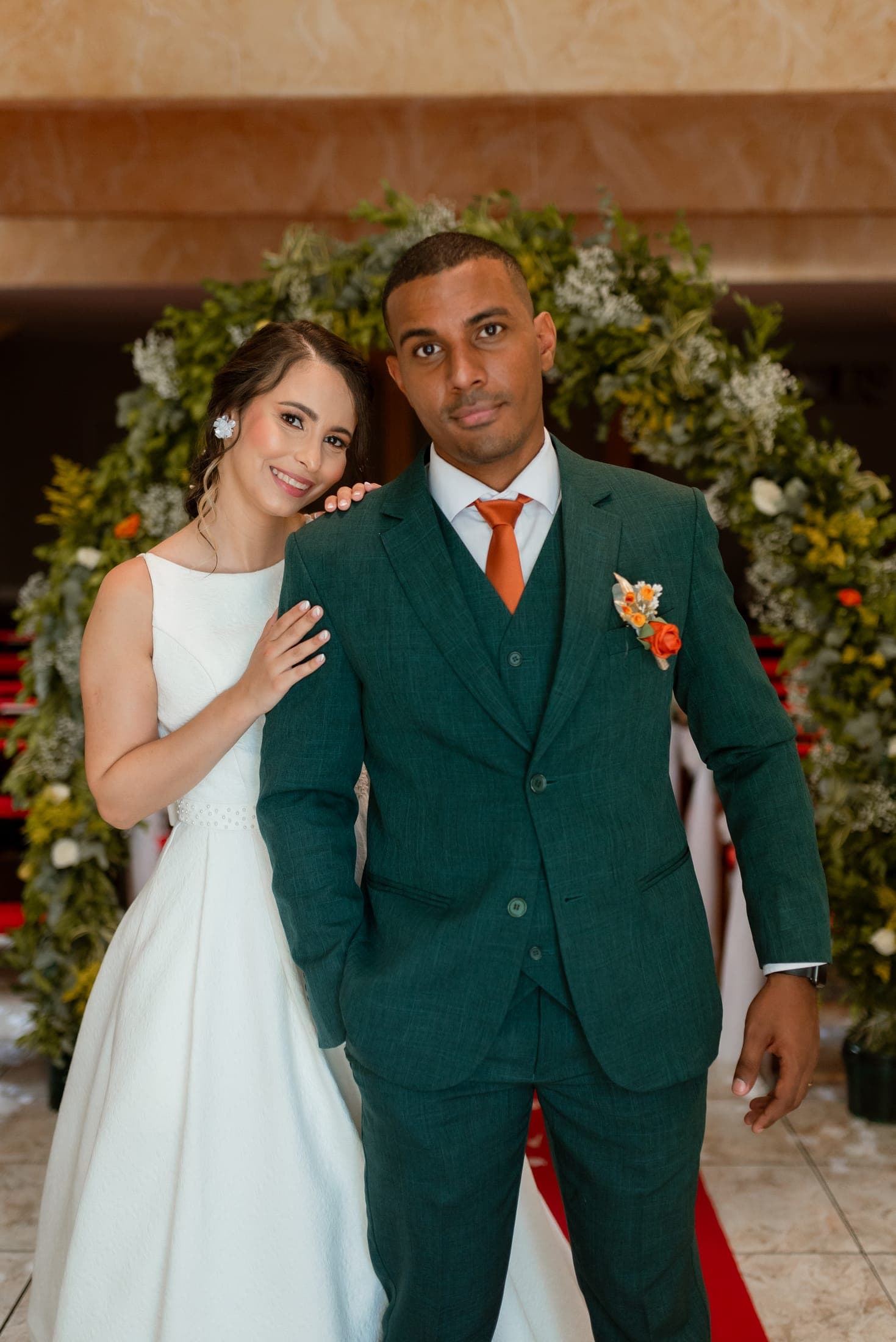Retrato íntimo de Aline e Leonardo no dia do casamento
